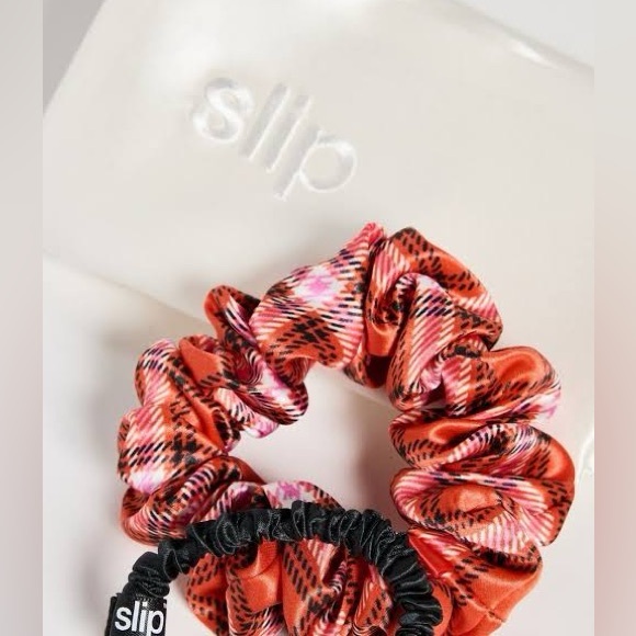 Limited Edition Slip Rosemary Holiday Gift Set — 100% Pure Silk ($135 Value) - Picture 9 of 13